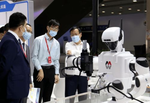 墨影科技移动协作机器人亮相CIEP，信息技术咨询服务预演未来工厂新图景